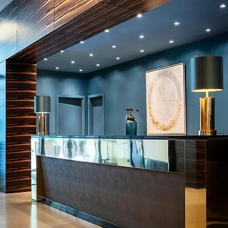 亚美隆丽晶酒店 酒店 4*